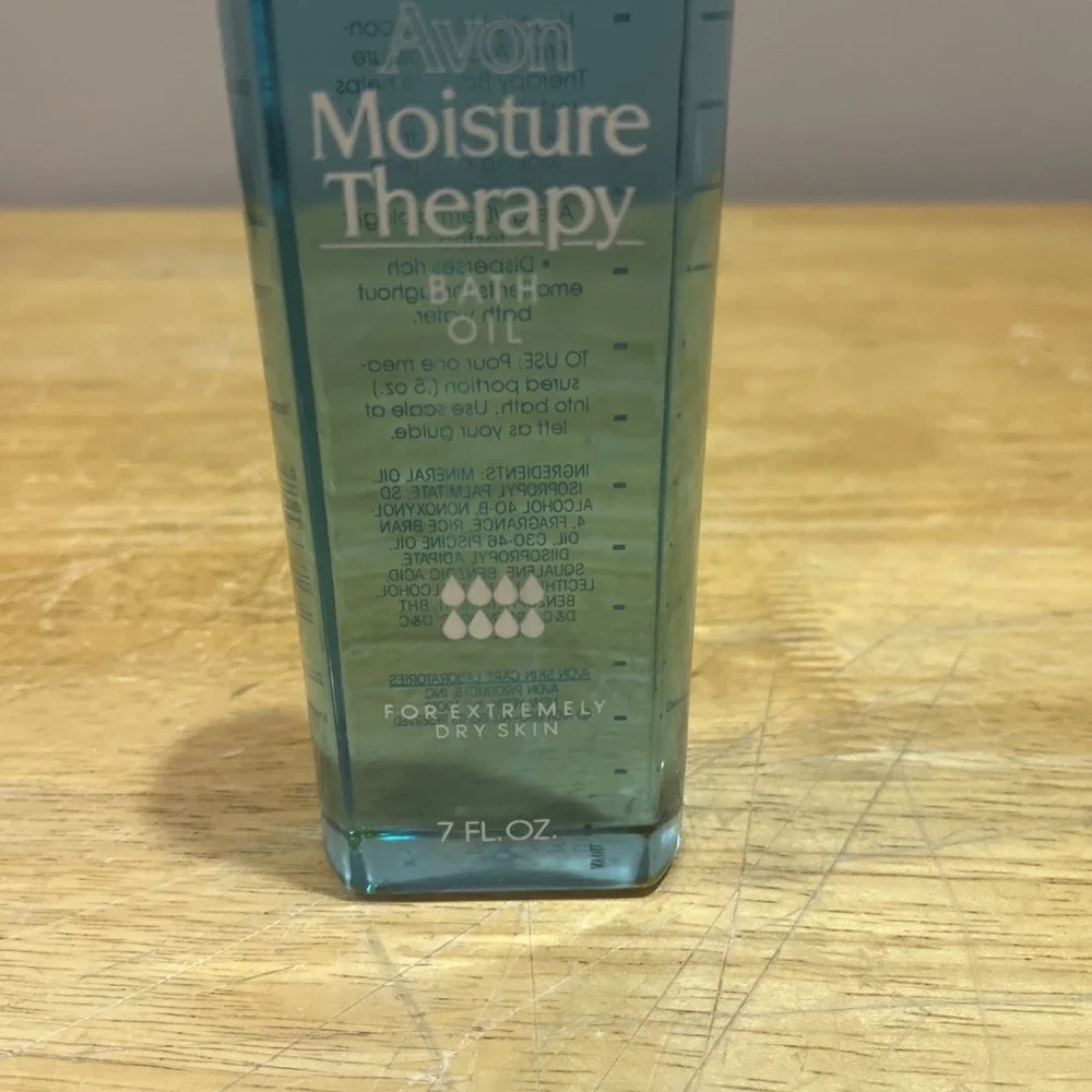 Avon Moisture Therapy Bath Oil 7oz For Extremely Dry‎ Skin NEW NOS Vintage 1990